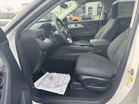 Used 2025 Ford Explorer Active image 10