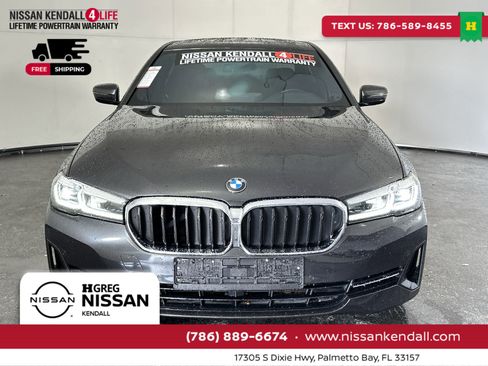 Used 2023 BMW 530i w/ Premium Package image 4
