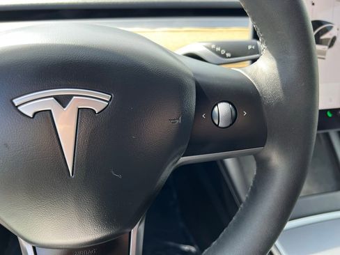 Used 2021 Tesla Model 3 Standard Range Plus image 32