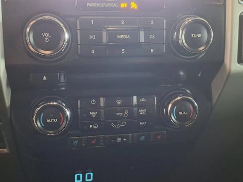 Used 2017 Ford F150 Lariat w/ Trailer Tow Package AWD/4WD image 21