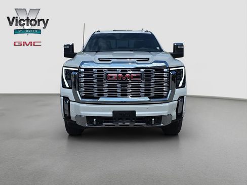 Used 2025 GMC Sierra 2500 Denali w/ Denali Reserve Package AWD/4WD image 2