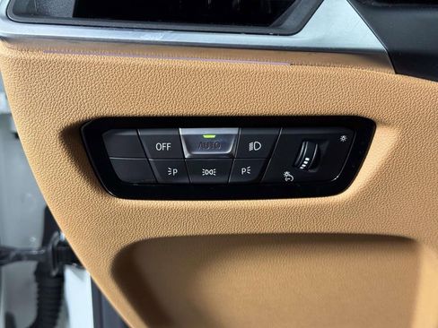 Used 2023 BMW 330i xDrive Sedan w/ Convenience Package AWD/4WD image 19