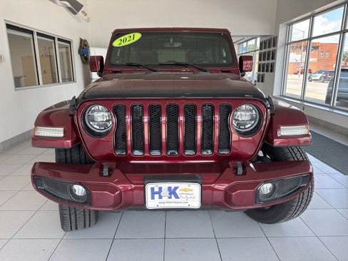 Used 2021 Jeep Wrangler Unlimited Sahara image 2