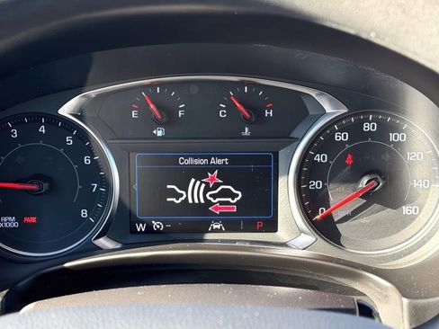 Used 2024 GMC Terrain SLE image 15