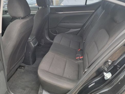 Used 2019 Hyundai Elantra SE w/ Cargo Package image 16