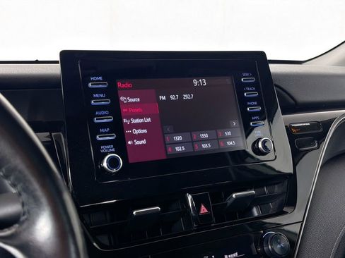 Used 2022 Toyota Camry SE image 14