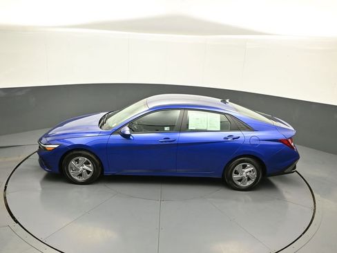 Used 2025 Hyundai Elantra SE FWD image 39