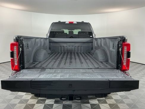 Used 2025 Ford F350 Lariat w/ Black Appearance Package image 7