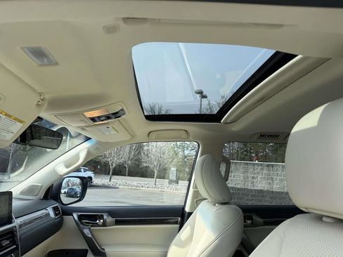 Used 2023 Lexus GX 460 Luxury w/ Sport Design Package image 20