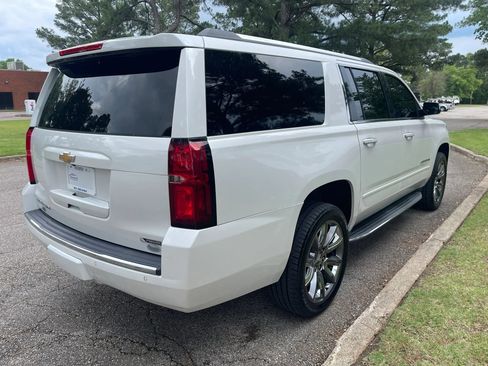 Used 2017 Chevrolet Suburban Premier RWD image 5
