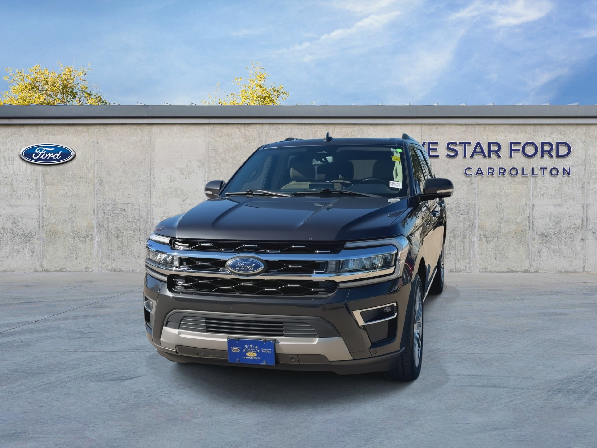 Used 2024 Ford Expedition Limited AWD/4WD image 3