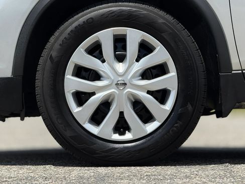 Used 2018 Nissan Rogue S AWD/4WD image 28