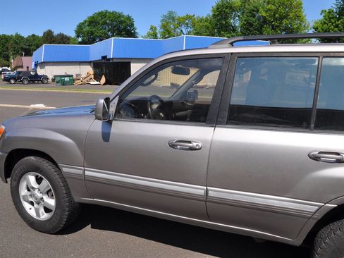 Used 2001 Toyota Land Cruiser image 13