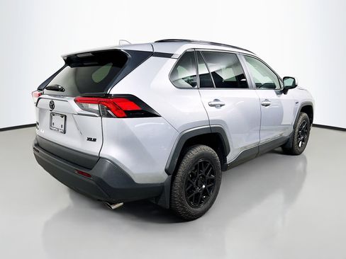 Used 2025 Toyota RAV4 XLE w/ Convenience Package FWD image 4