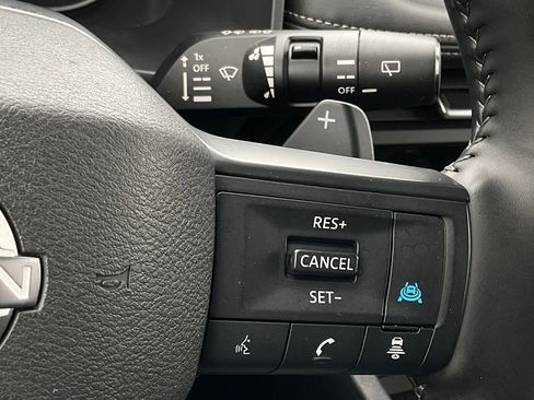 Used 2025 Nissan Rogue SV image 25