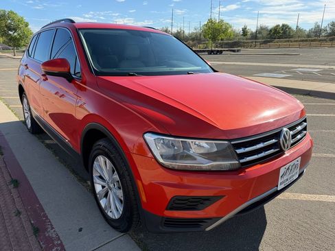 Used 2018 Volkswagen Tiguan SE w/ Panoramic Sunroof Package AWD/4WD image 3