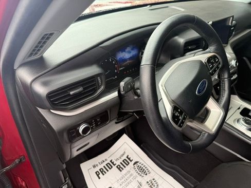 Used 2023 Ford Explorer XLT RWD image 13
