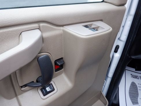 Used 2021 Chevrolet Express 2500 image 12