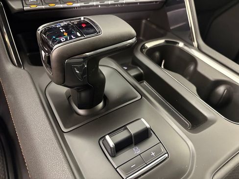 Used 2025 GMC Sierra 1500 AT4 AWD/4WD image 34