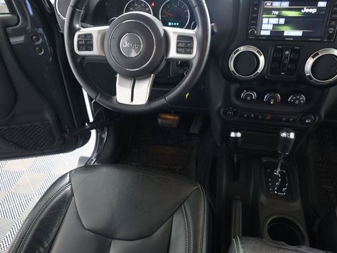 Used 2017 Jeep Wrangler Unlimited Sahara w/ Quick Order Package 24E Chief AWD/4WD image 14