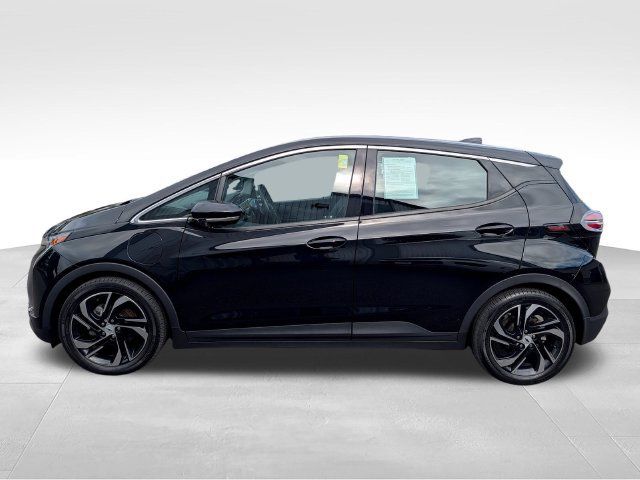 Used 2023 Chevrolet Bolt LT w/ Infotainment Package FWD image 4