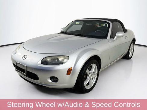 Used 2007 MAZDA MX-5 Miata Sport RWD image 3