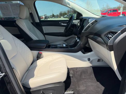 Used 2023 Ford Edge Titanium w/ Class II Trailer Tow Package AWD/4WD image 15