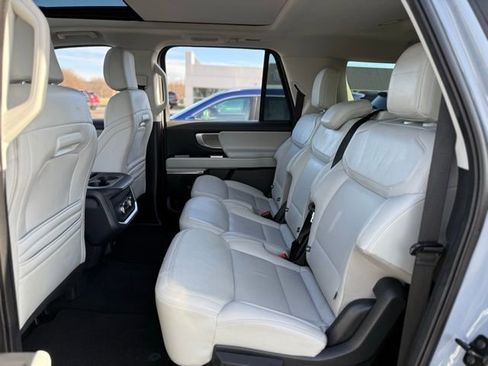 Certified 2025 Ford Expedition Max Platinum image 22