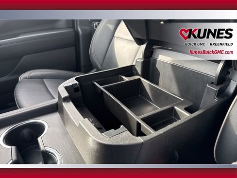 Used 2024 GMC Yukon SLT image 26