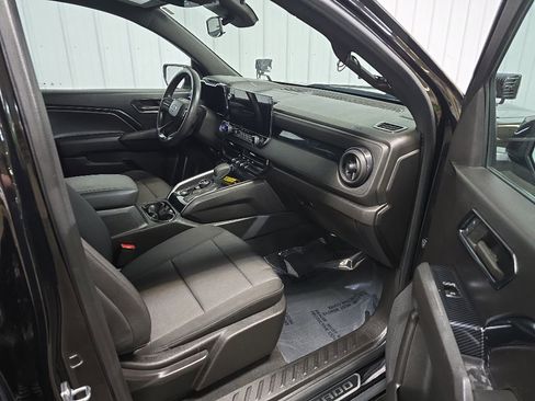 Used 2023 Chevrolet Colorado Trail Boss w/ Technology Package AWD/4WD image 15