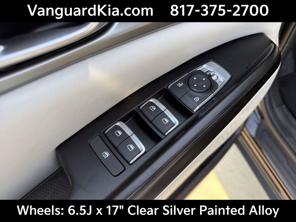 Certified 2022 Kia Carnival LX FWD image 17