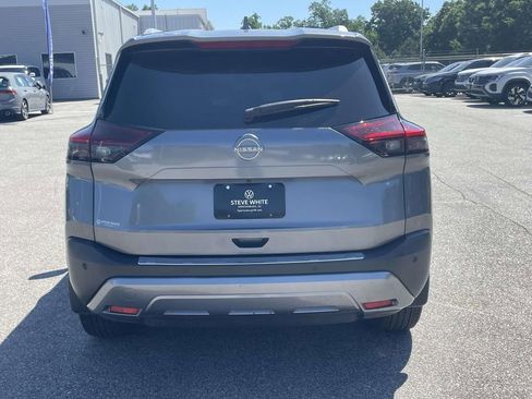 Used 2023 Nissan Rogue SL FWD image 5