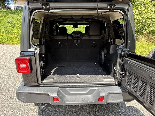 Used 2019 Jeep Wrangler Unlimited Sahara w/ Dual Top Group AWD/4WD image 15