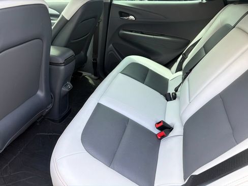 Used 2020 Chevrolet Bolt Premier w/ Infotainment Package FWD image 7