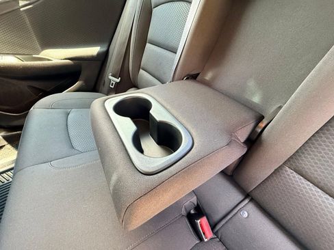 Used 2018 Chevrolet Malibu LT FWD image 27