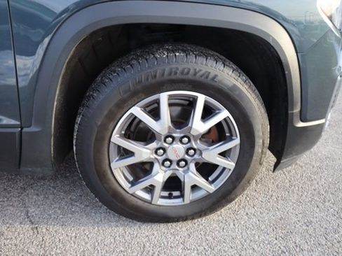 Used 2020 GMC Acadia SLT w/ Driver Alert Package II image 18