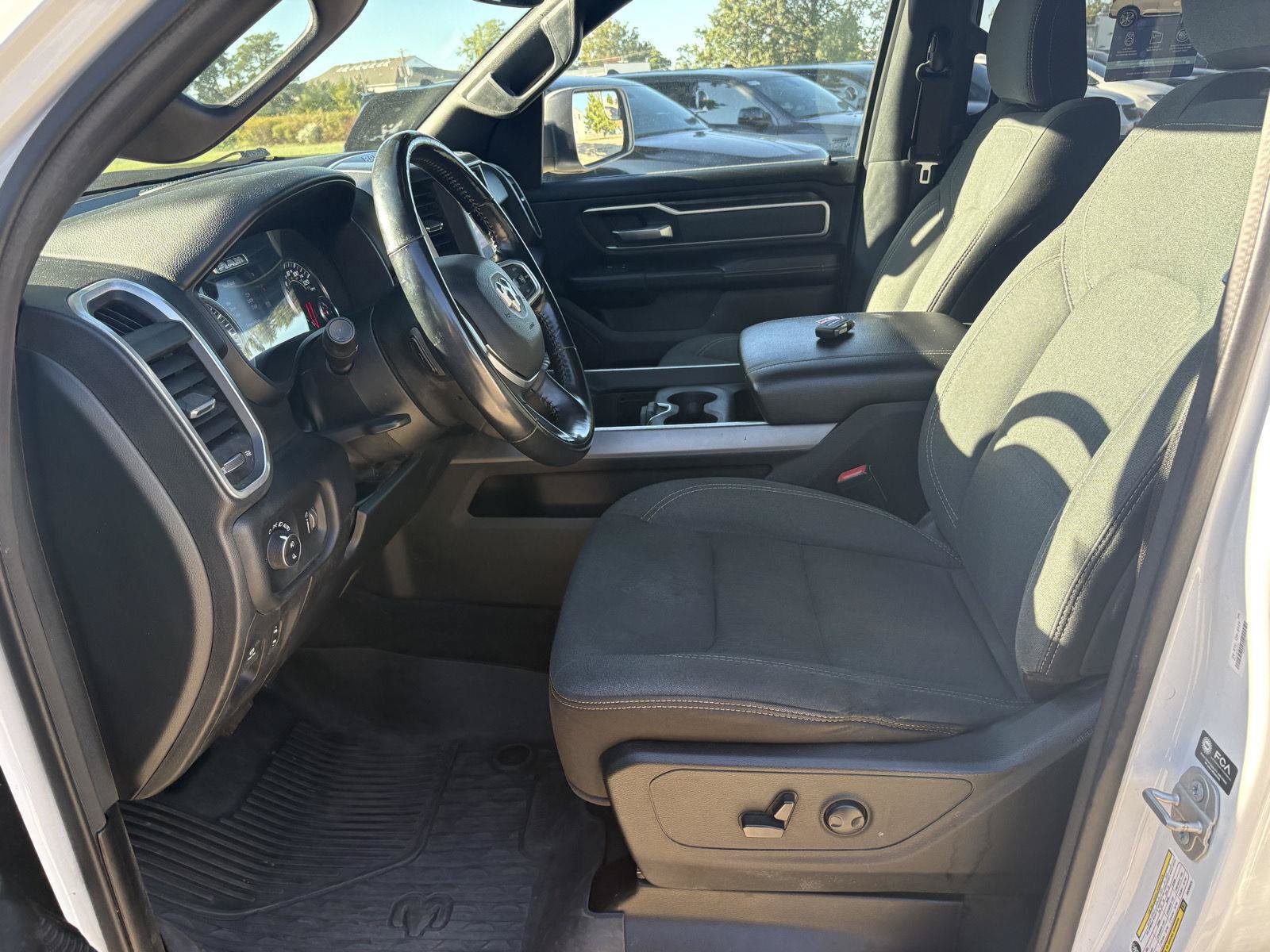 Used 2022 RAM 1500 Big Horn AWD/4WD image 4