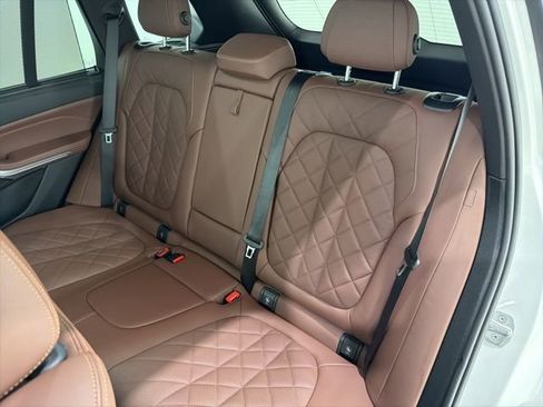 Used 2025 BMW X5 xDrive40i image 16