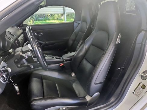 Used 2017 Porsche 718 Boxster image 2