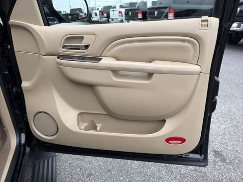 Used 2013 Cadillac Escalade EXT Premium image 15
