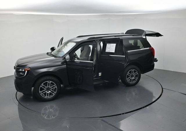 Certified 2025 Ford Expedition Active AWD/4WD image 51