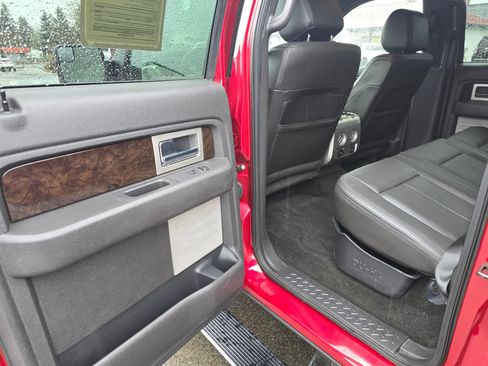 Used 2014 Ford F150 Platinum image 32