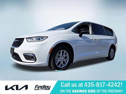 Used 2024 Chrysler Pacifica Touring-L
