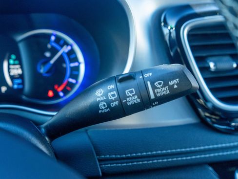 Used 2019 Chrysler Pacifica Limited w/ Advanced Safetytec Group image 28