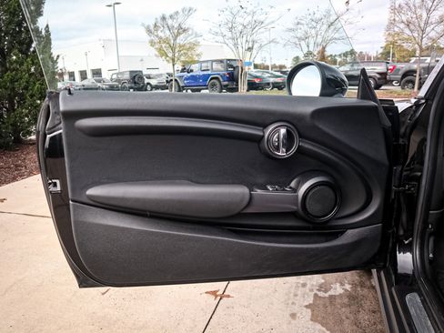 Used 2019 MINI Cooper 2-Door Hardtop image 14