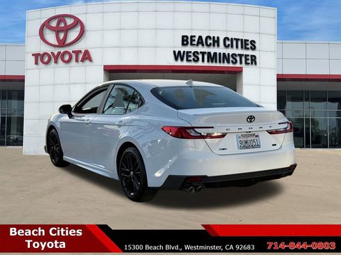 Certified 2025 Toyota Camry SE w/ Convenience Package image 9