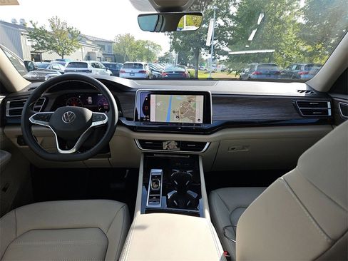 New 2026 Volkswagen Atlas SEL image 4