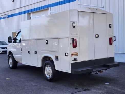 Used 2024 Ford E-350 and Econoline 350 Super Duty w/ Power Windows & Locks Group RWD image 3