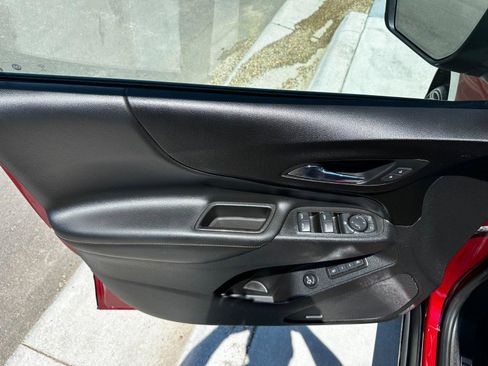 Used 2020 Chevrolet Equinox Premier image 9