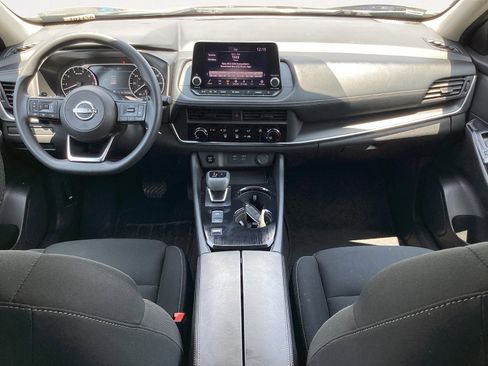 Used 2024 Nissan Rogue S FWD image 4